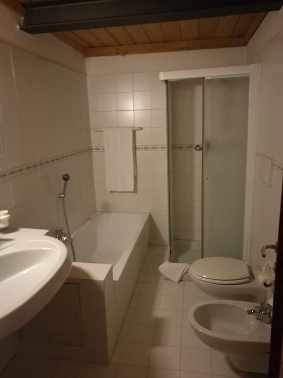 Costa Degli Ulivi Hotel Fumane Ngoại thất bức ảnh